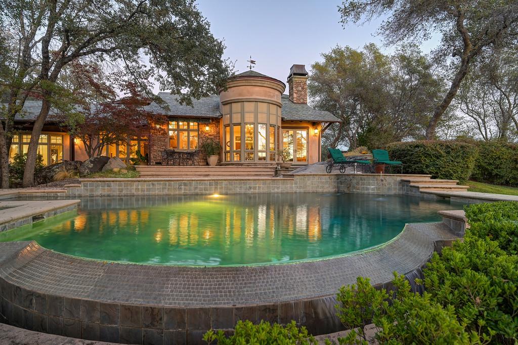 4501 Lake Forest Drive
