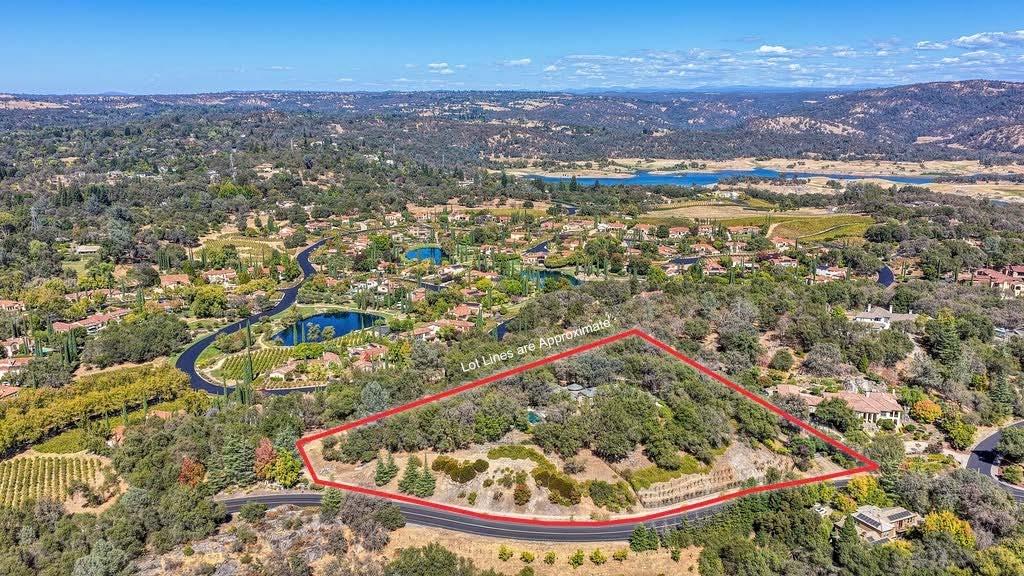 4501 Lake Forest Drive