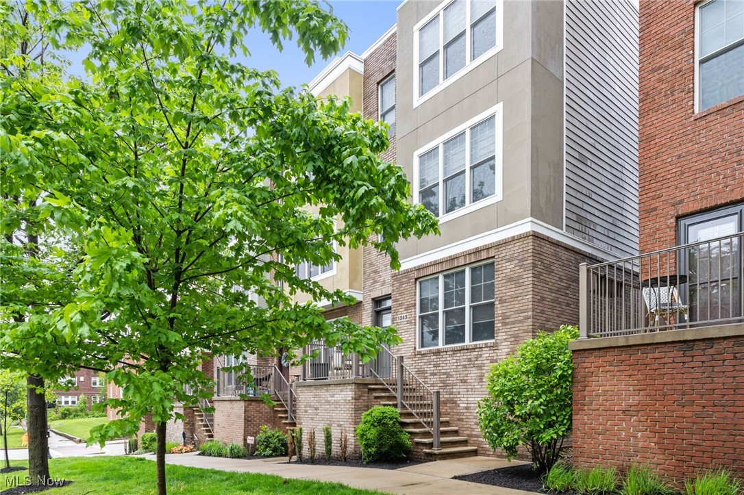 1343 W Clifton Boulevard