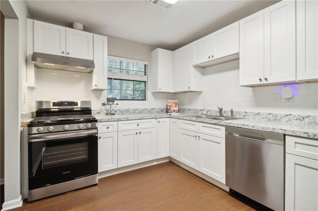 5233 McCarter Station