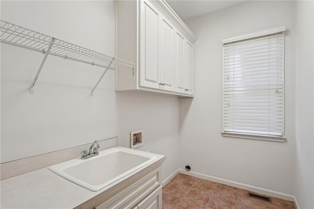 1416 Falkirk Lane NW