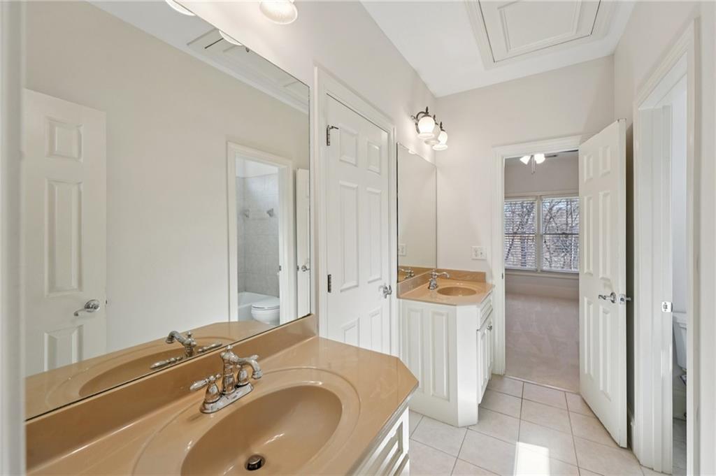 1416 Falkirk Lane NW