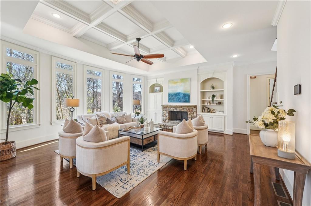 1416 Falkirk Lane NW