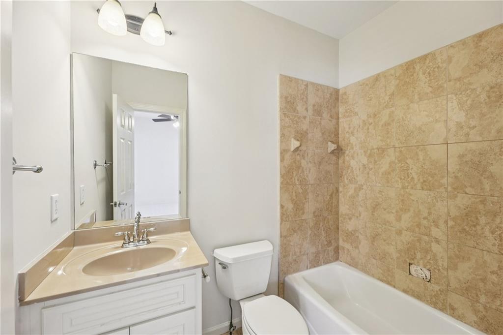 1416 Falkirk Lane NW