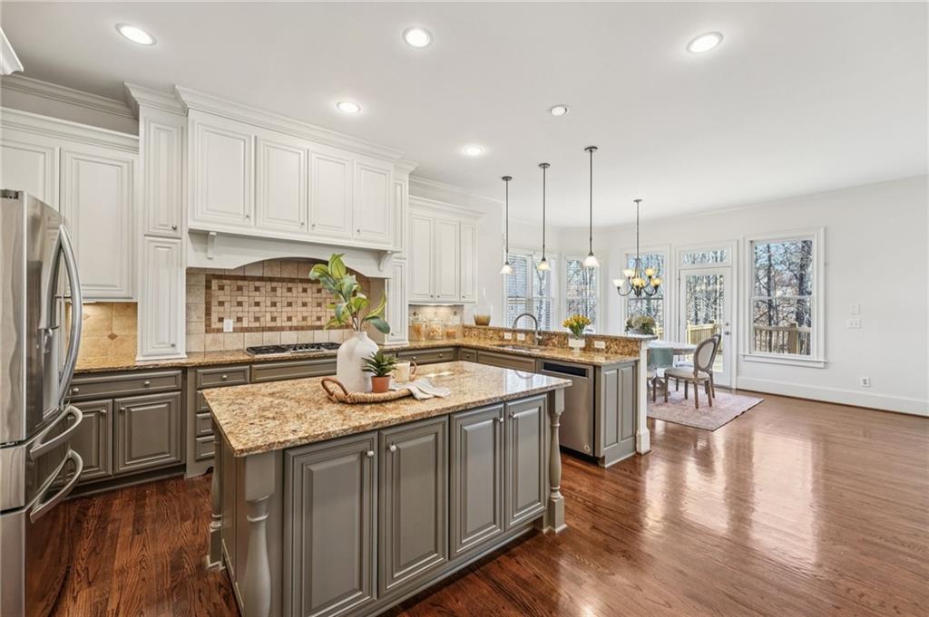 1416 Falkirk Lane NW