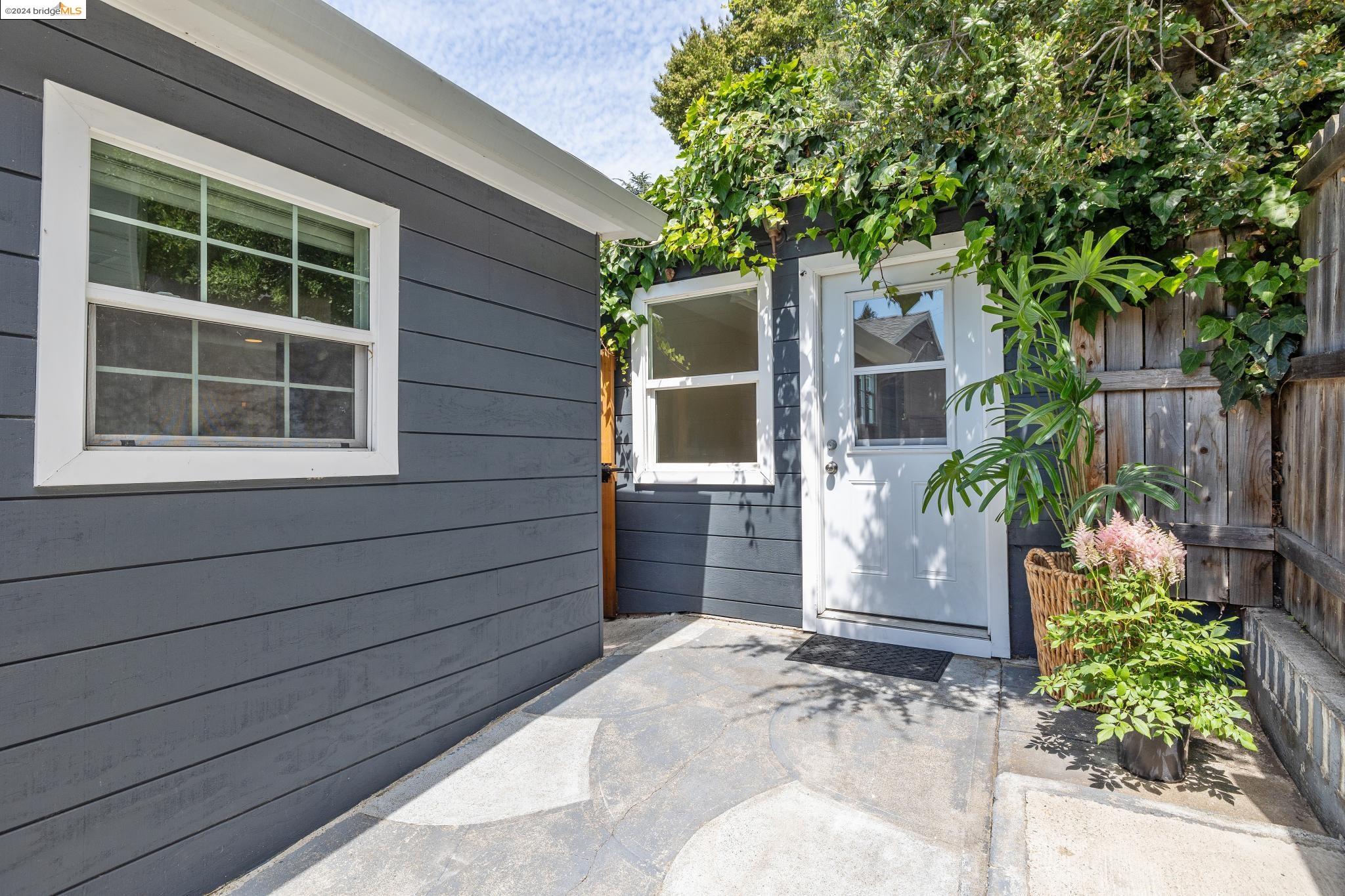 4163 Rifle Ln