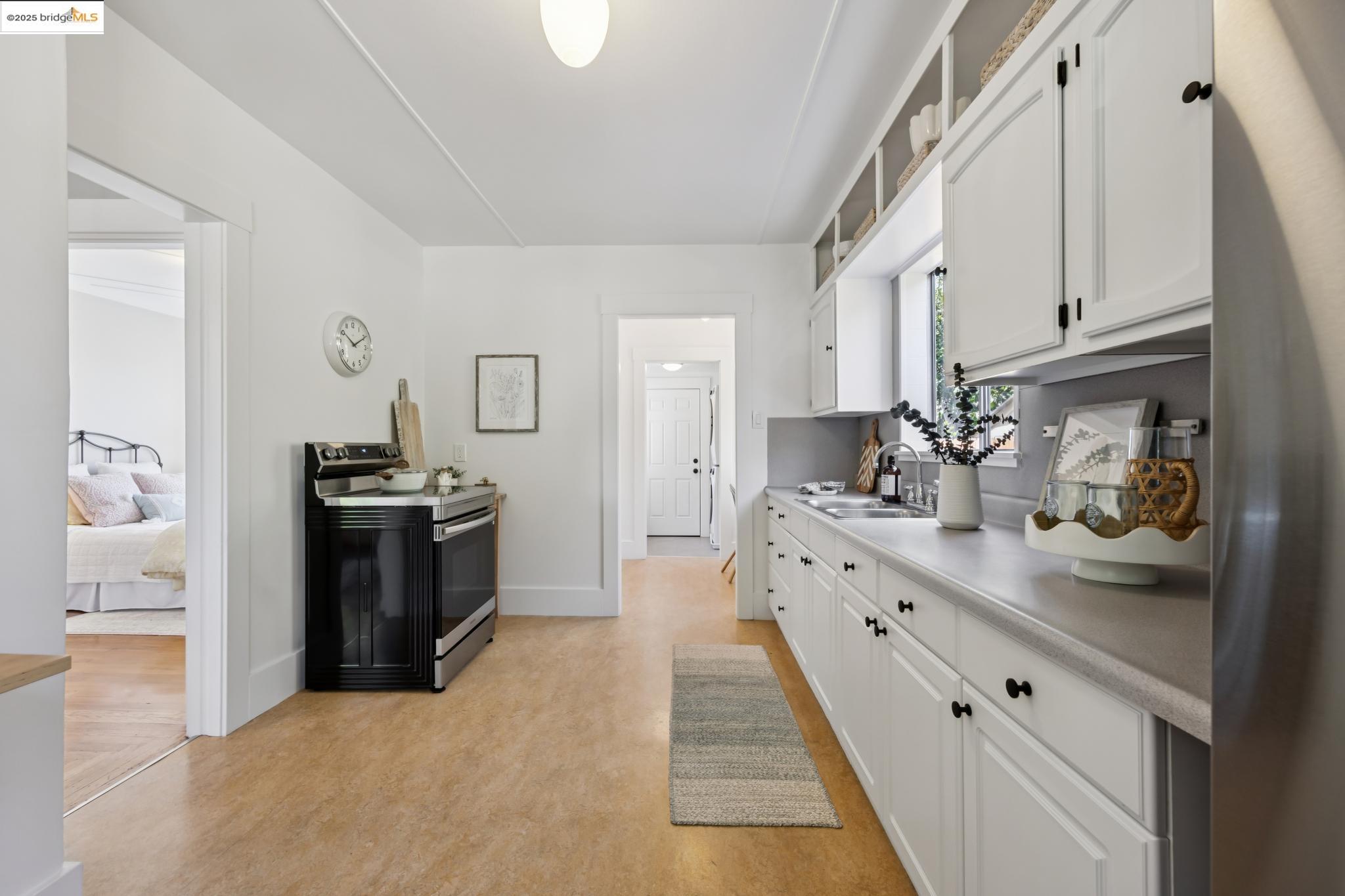 6501 Tremont