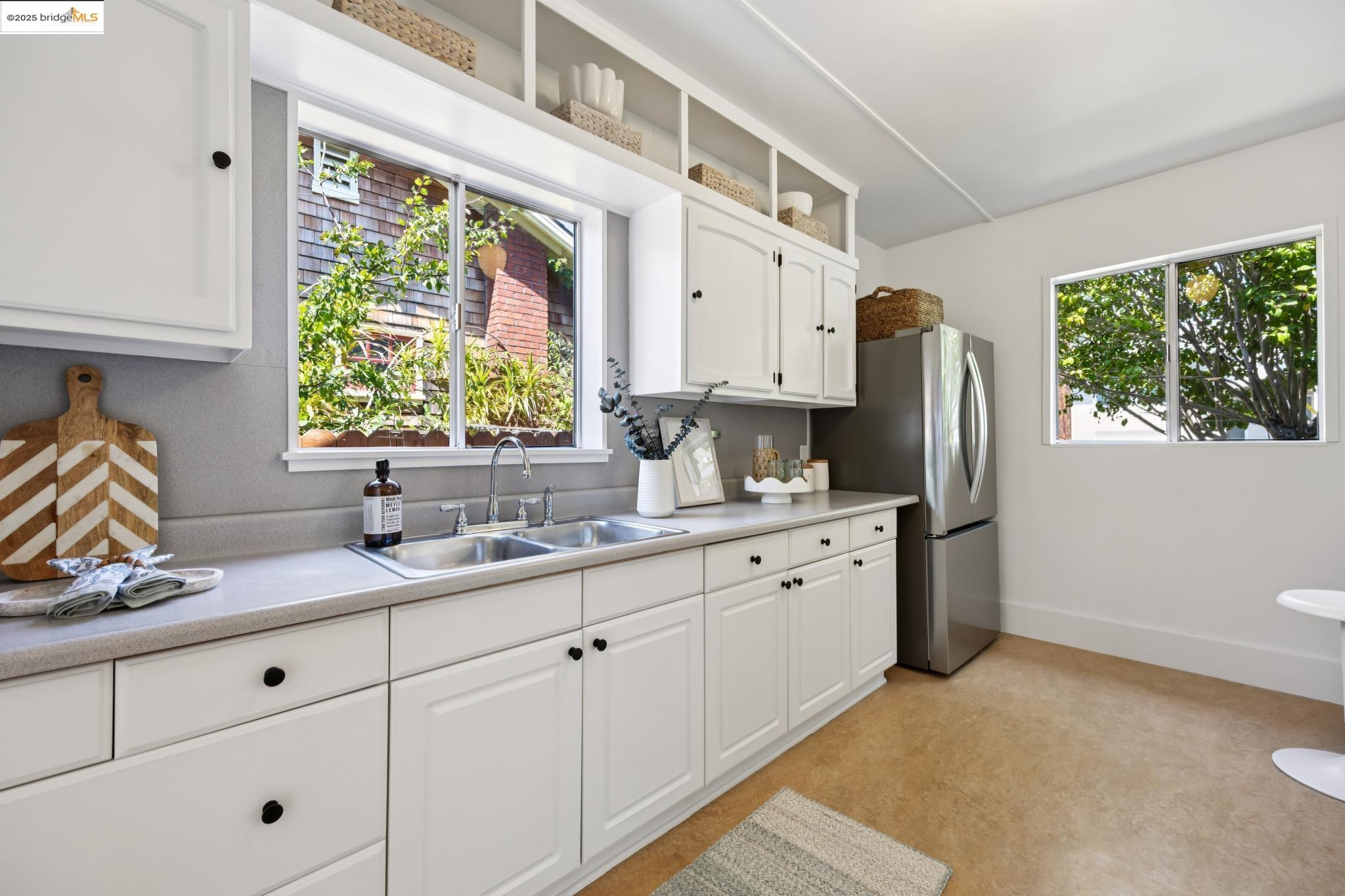 6501 Tremont