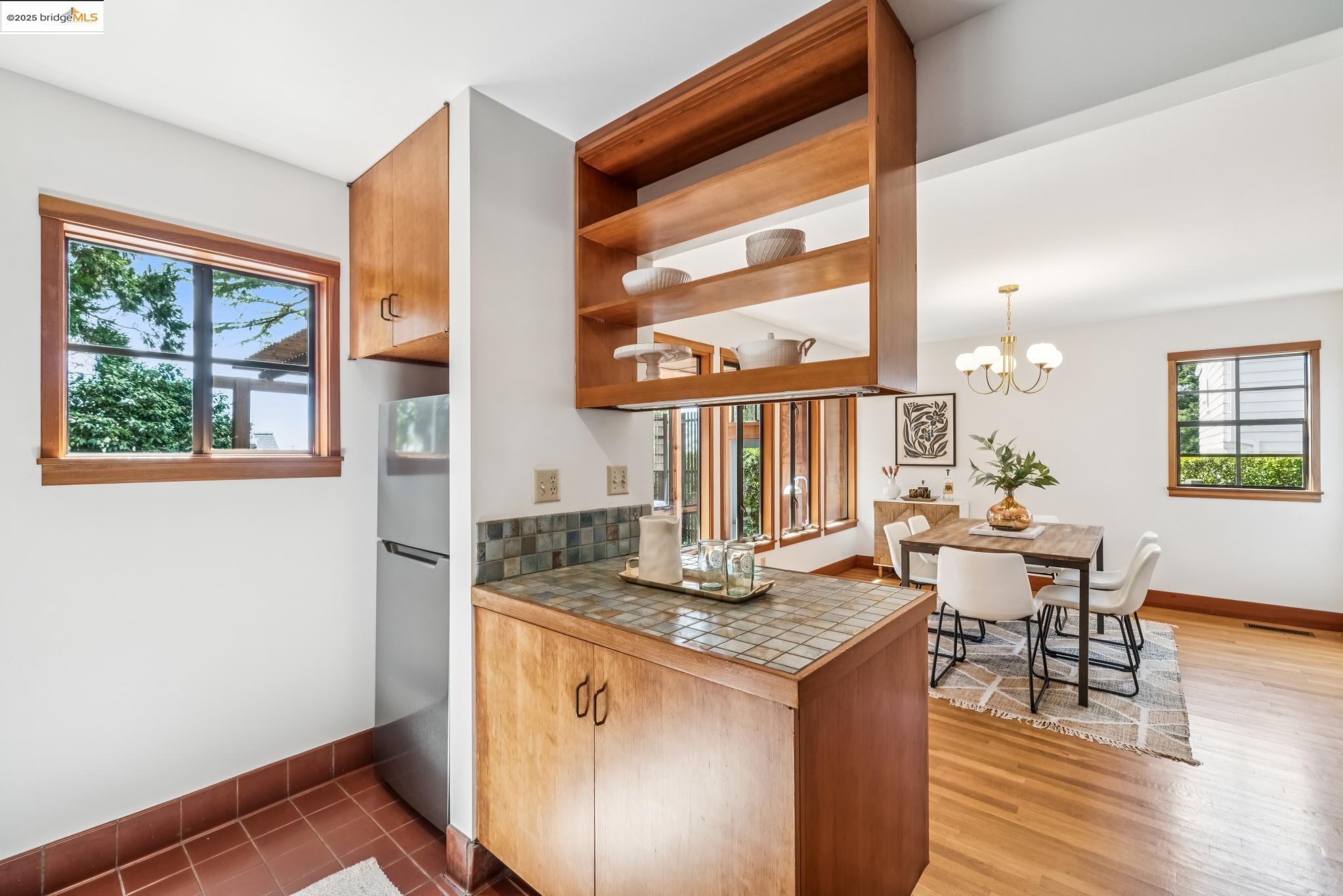 558 Woodmont Ave