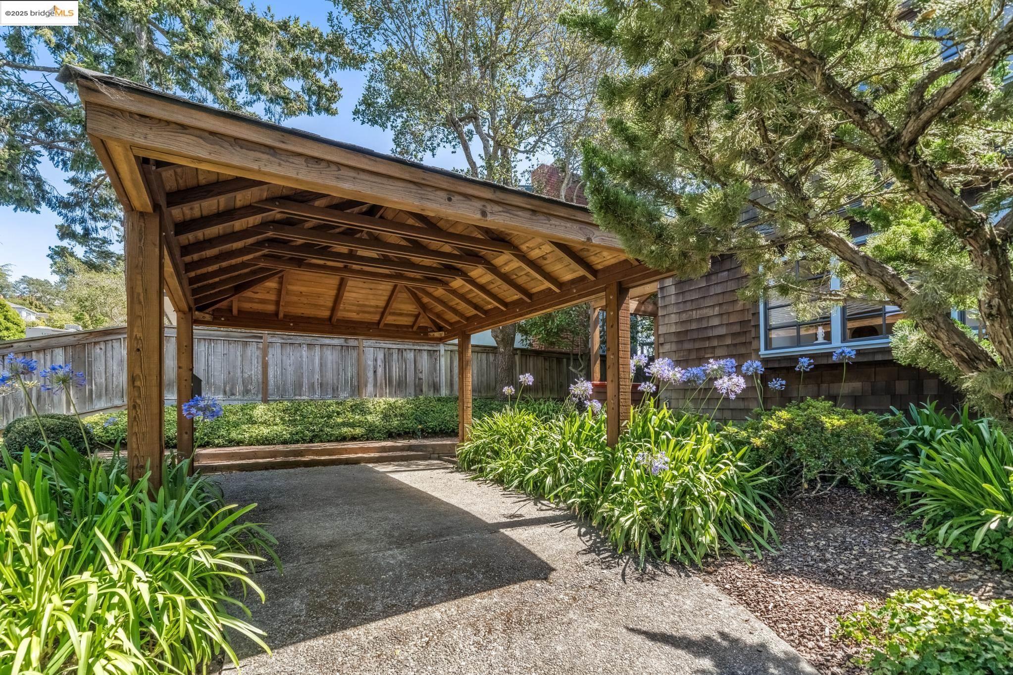 558 Woodmont Ave