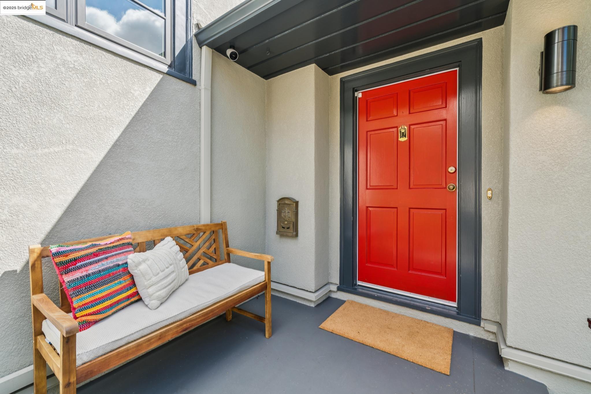5968 Chabot Crest