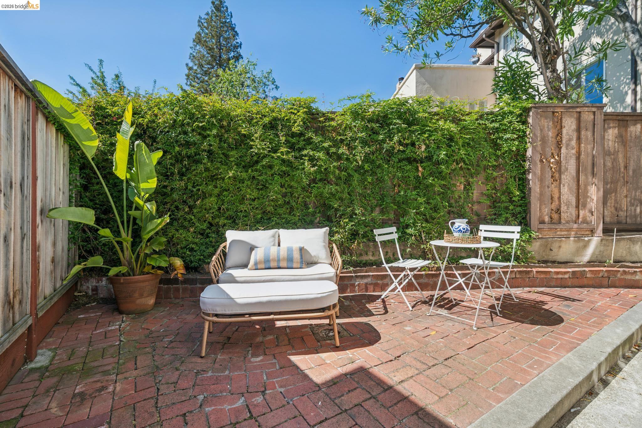 6080 Ocean View Drive