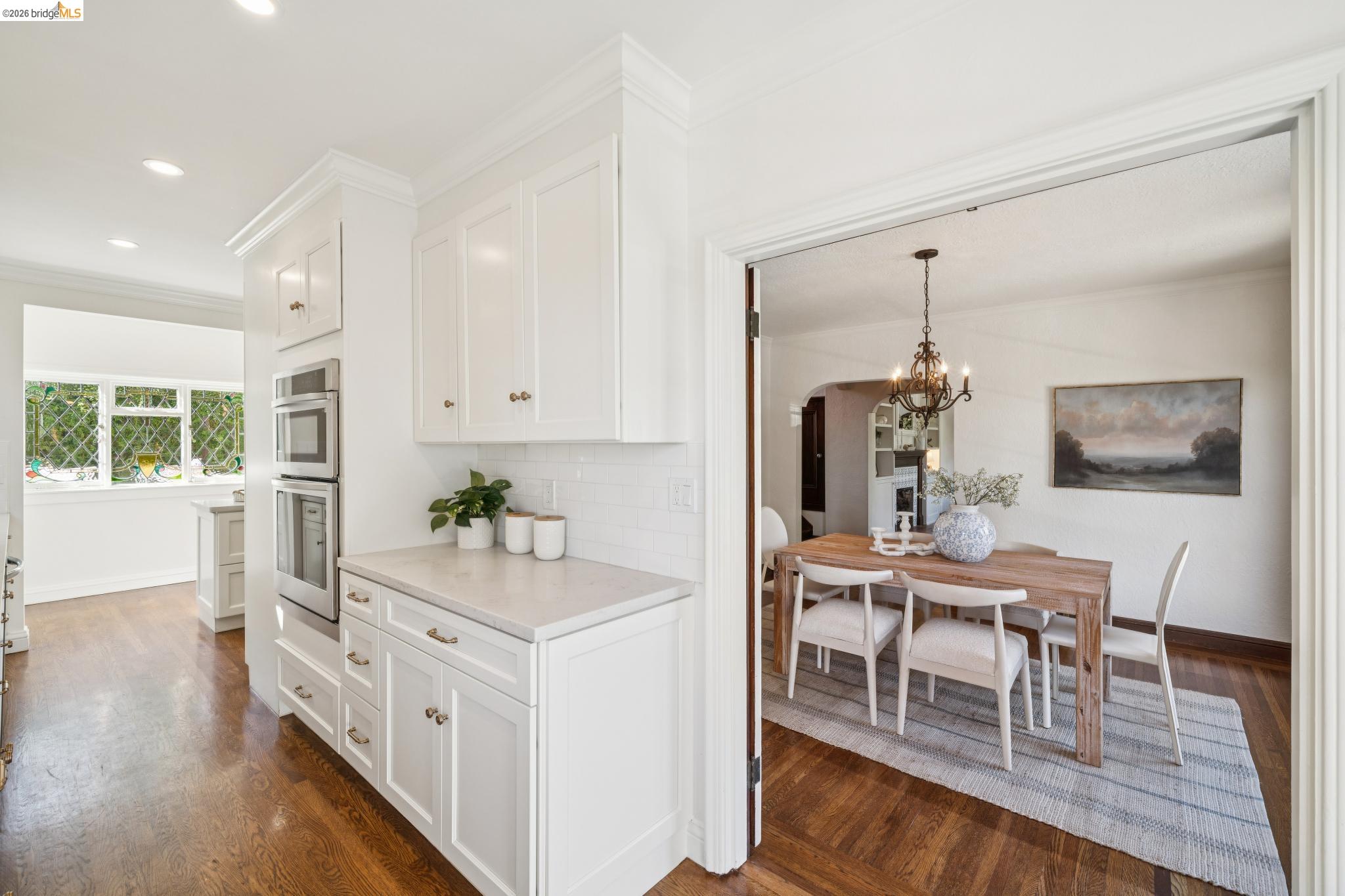 6080 Ocean View Drive
