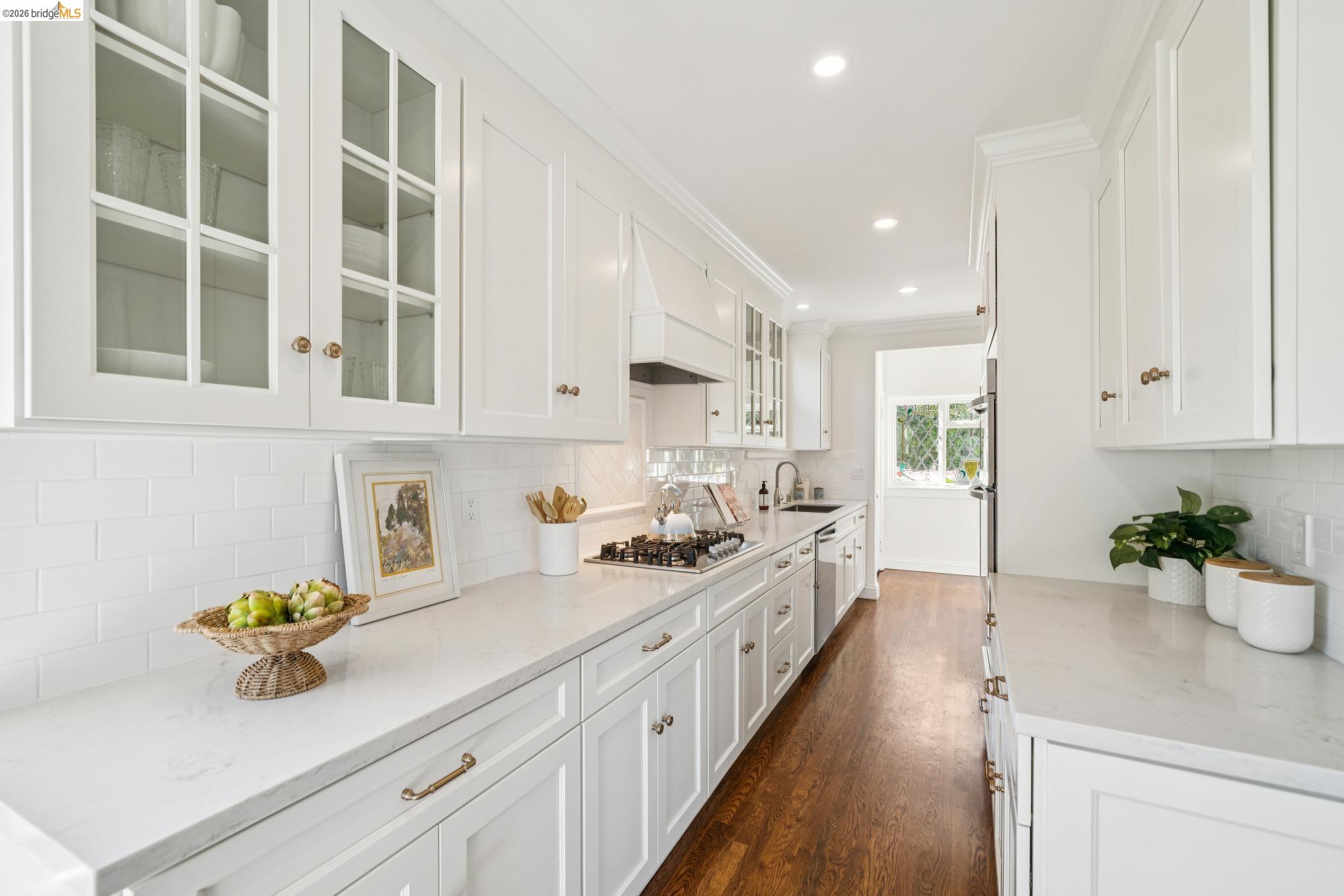 6080 Ocean View Drive