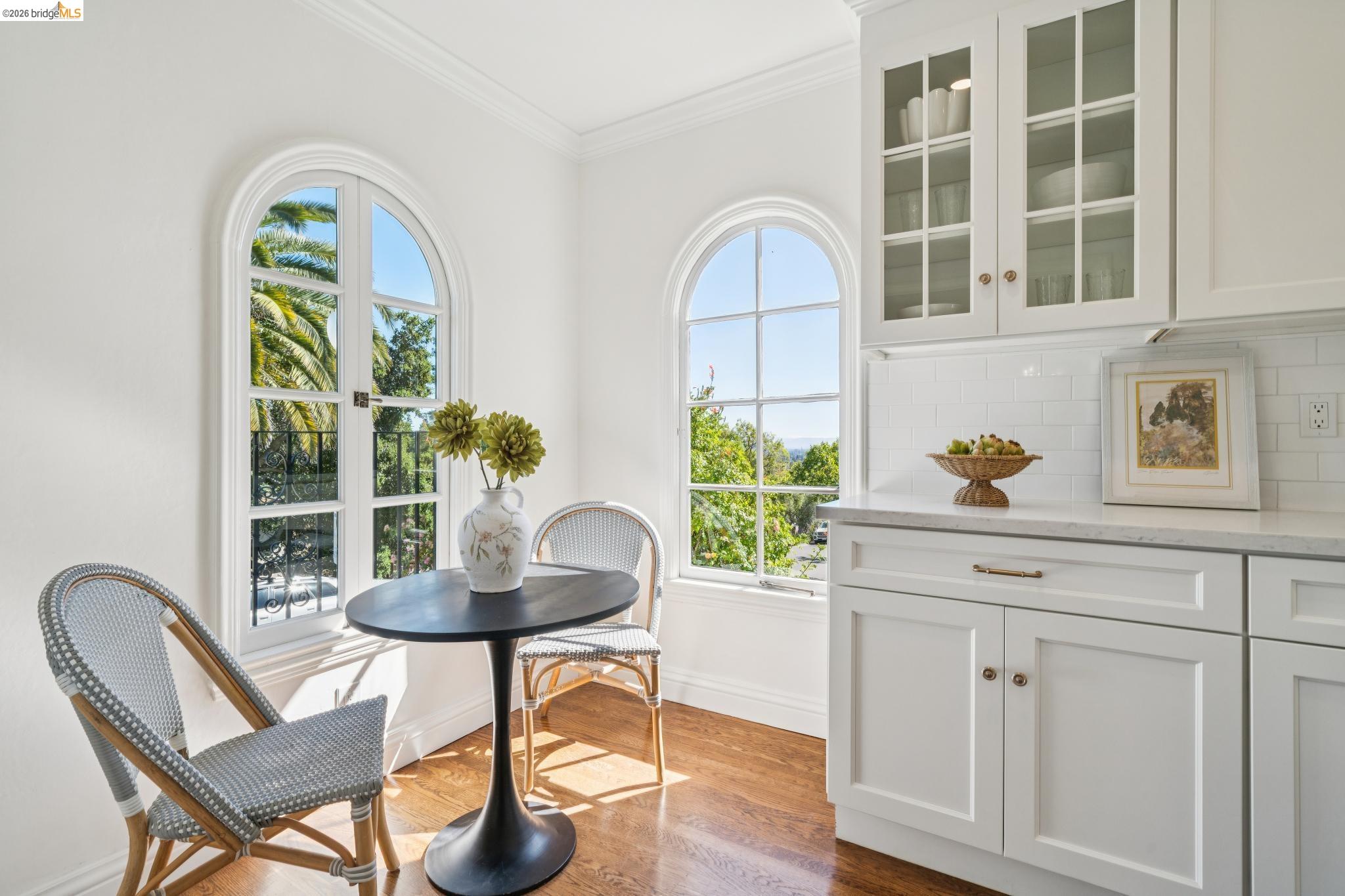6080 Ocean View Drive