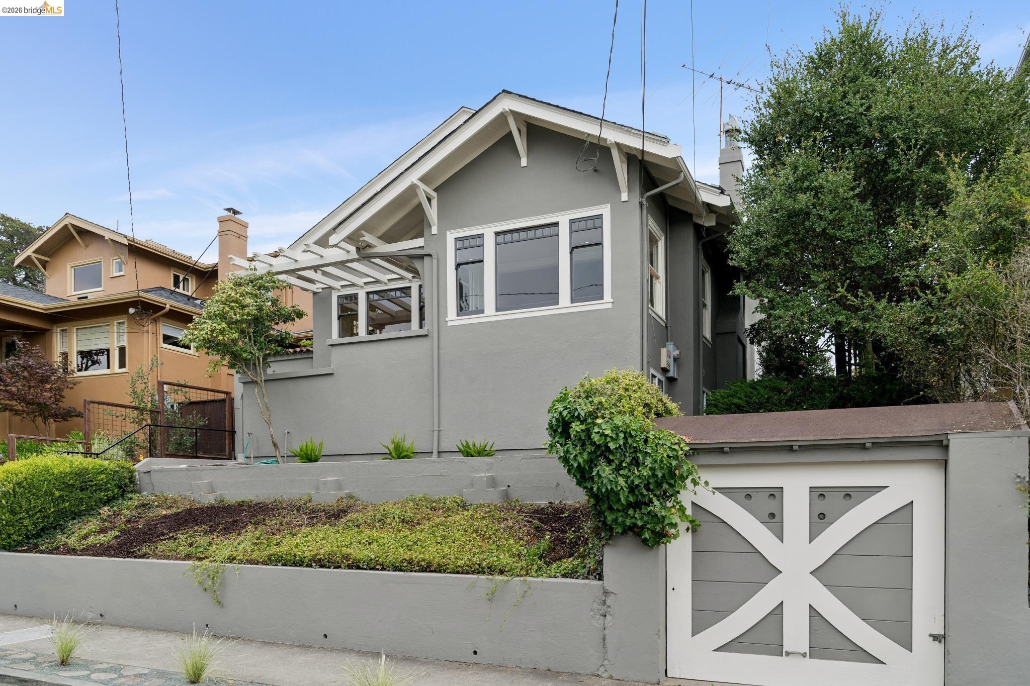 772 Vincente Ave