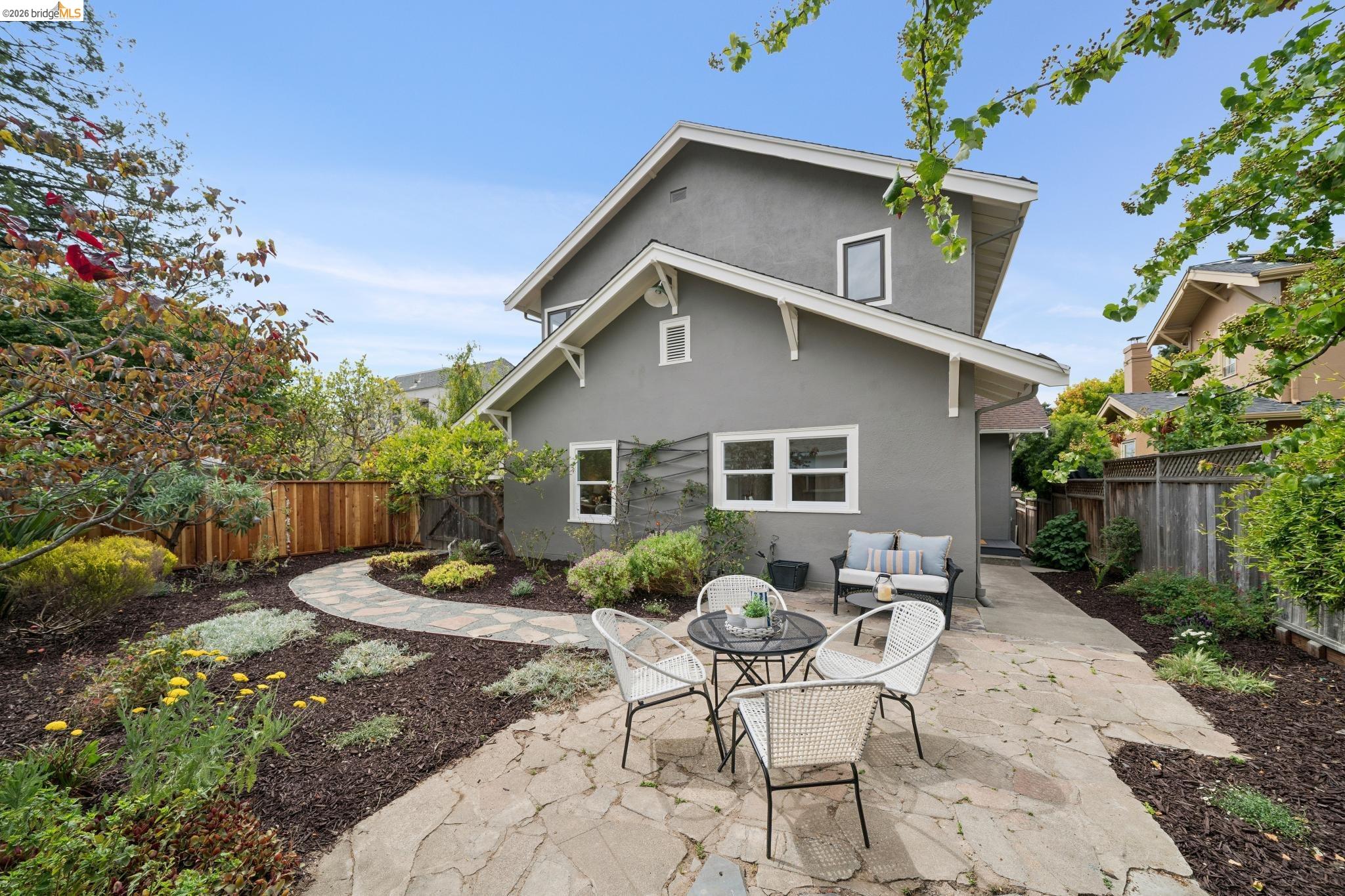 772 Vincente Ave