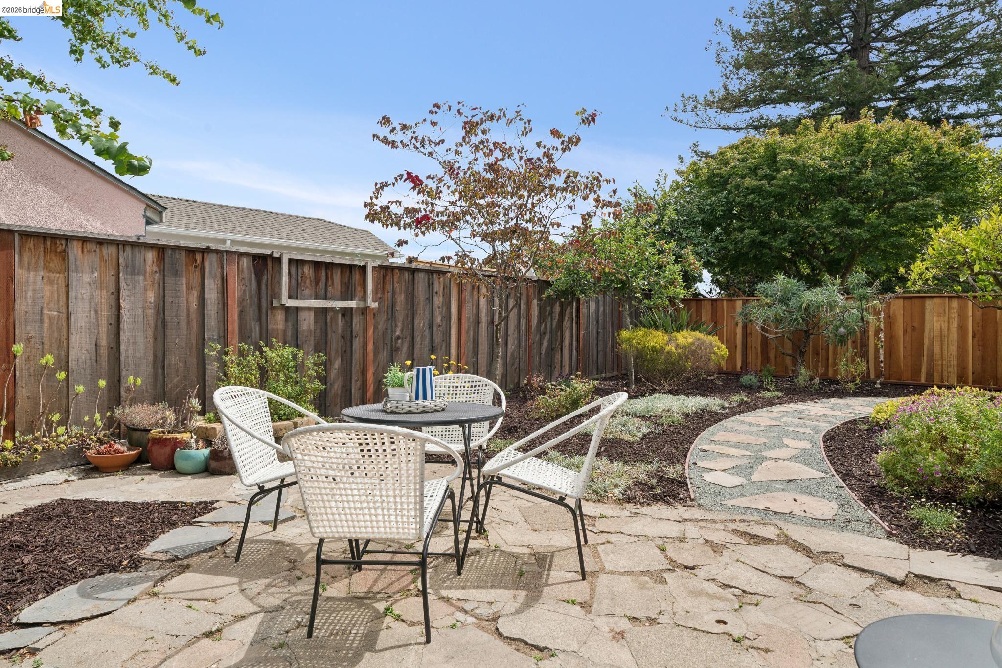 772 Vincente Ave
