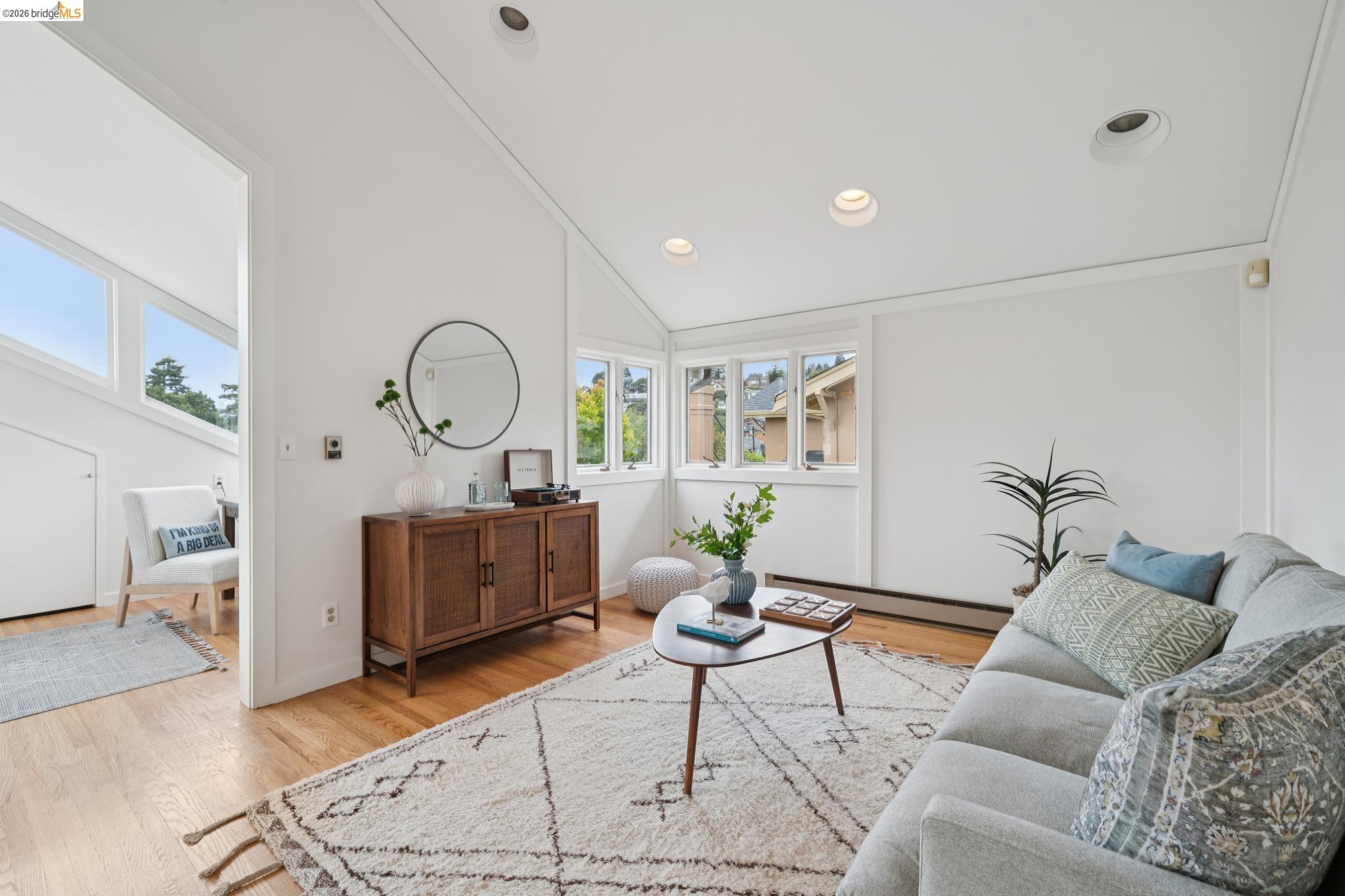 772 Vincente Ave