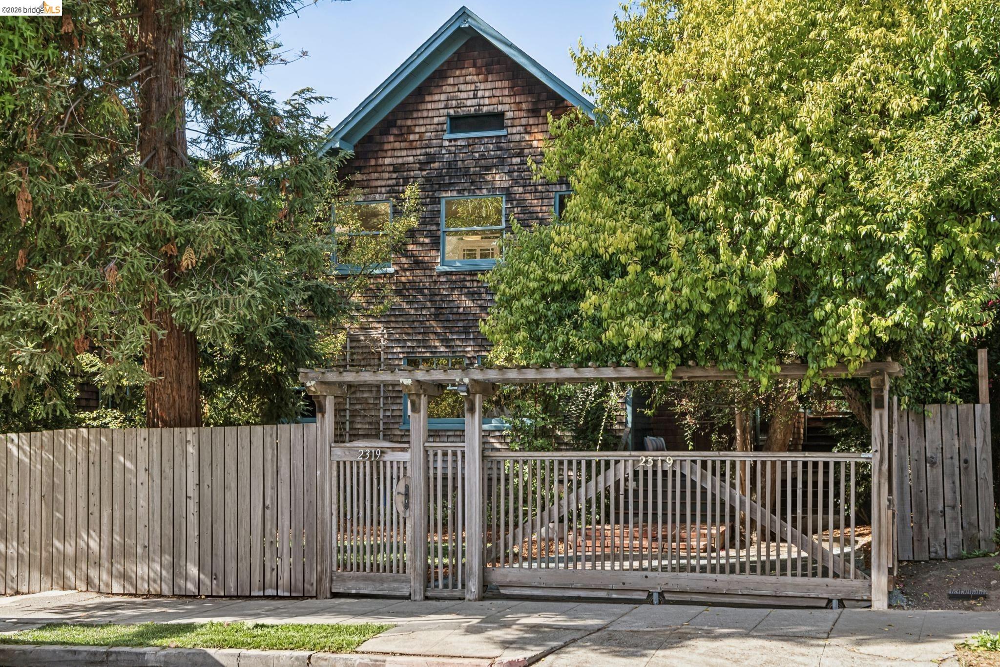 2319 Woolsey St