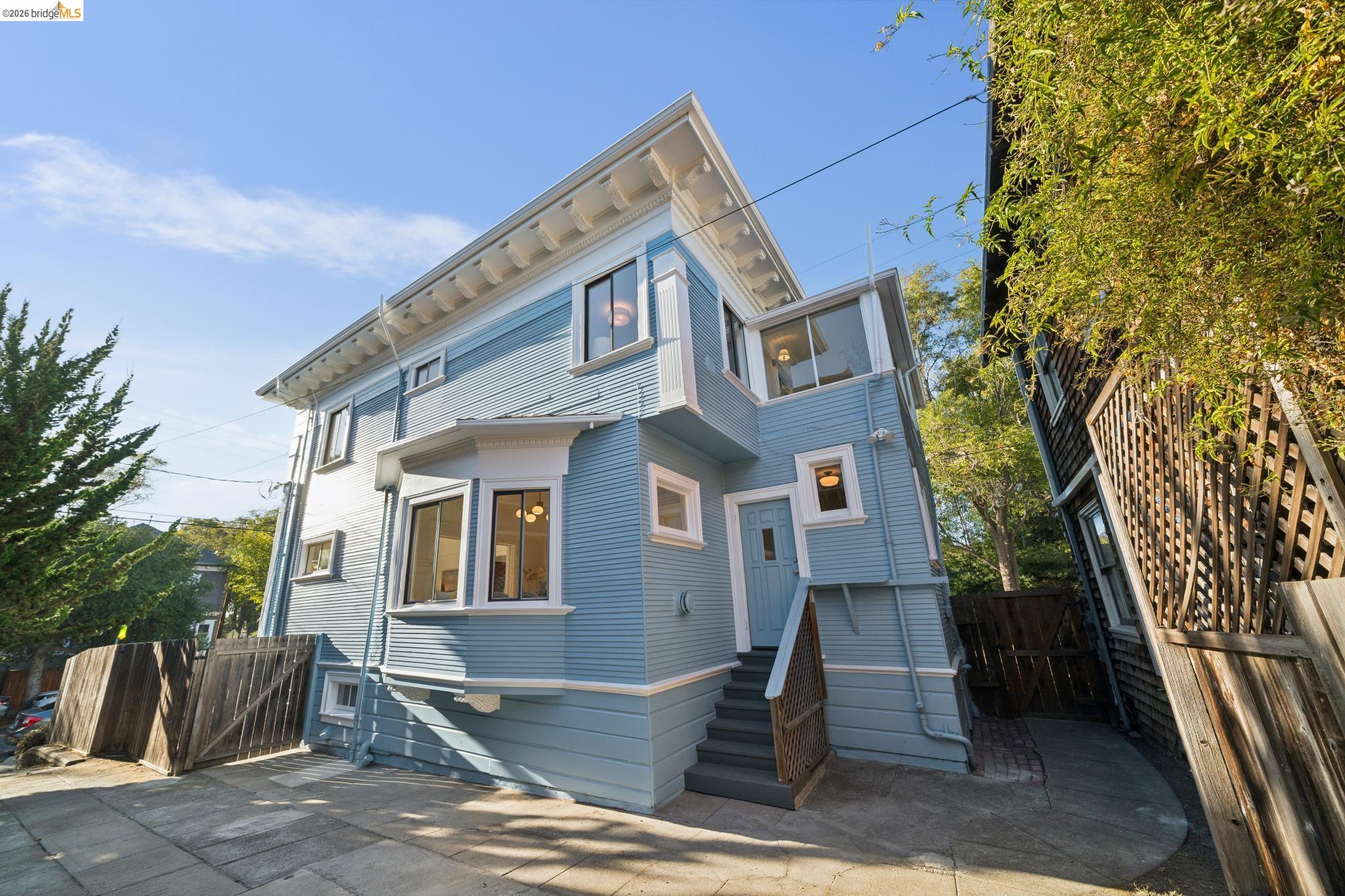 2707 Dana St