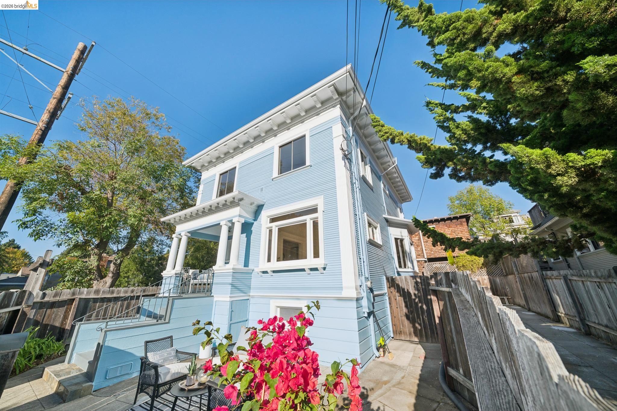 2707 Dana St