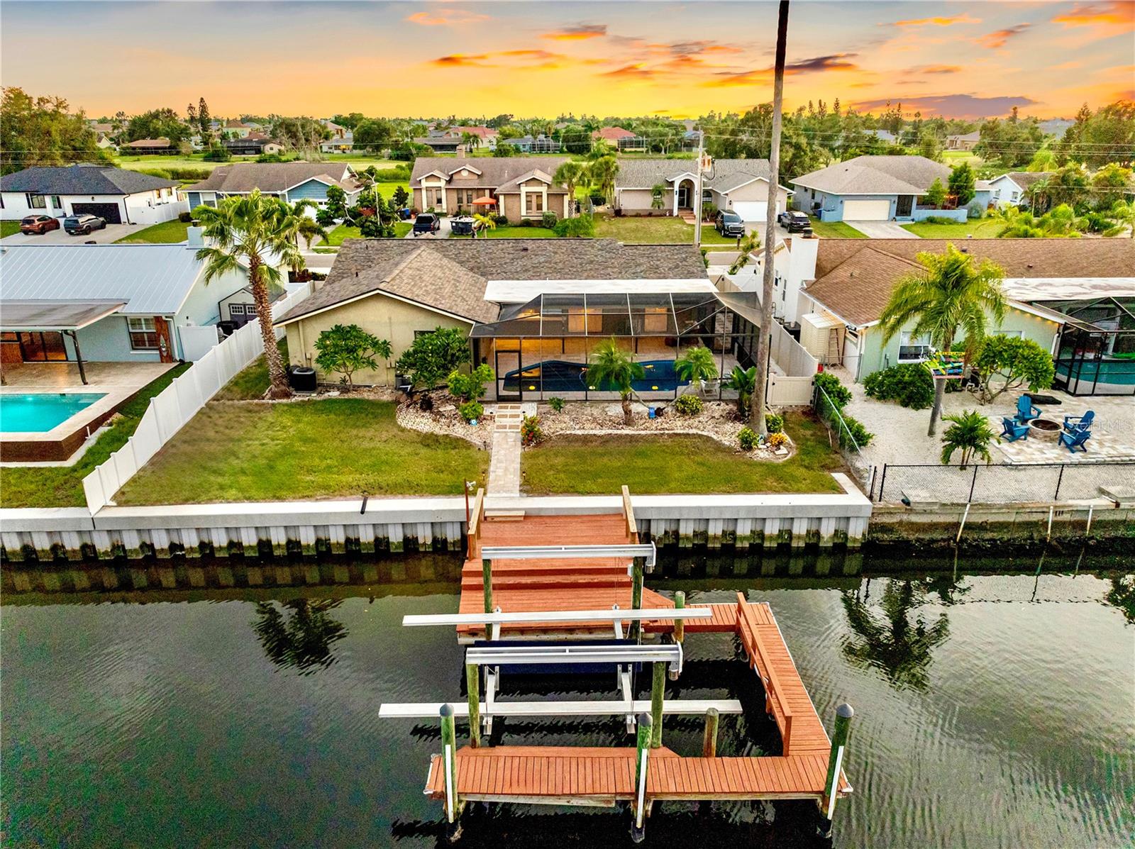 727 FLAMINGO DR