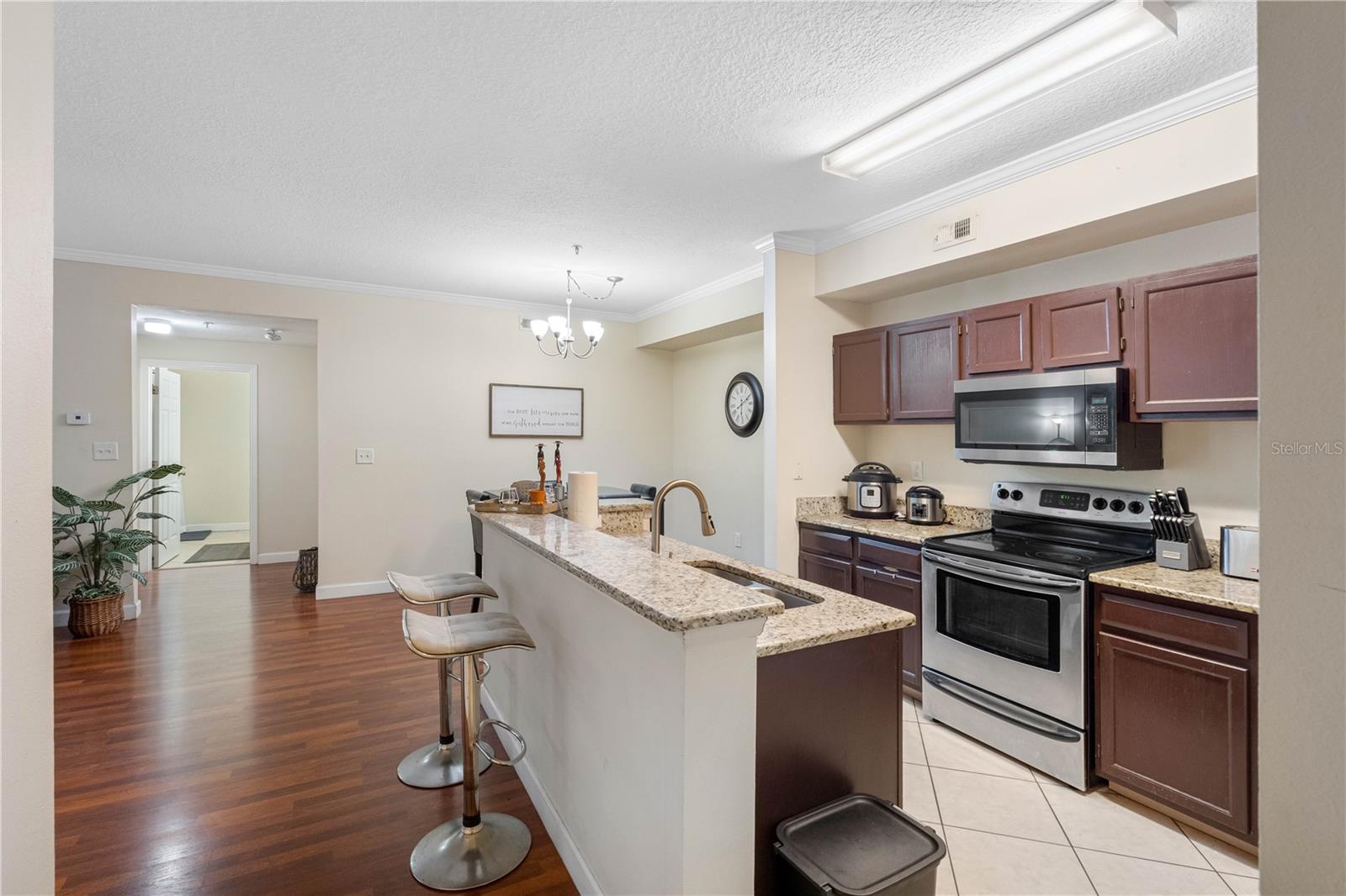 5608 PINNACLE HEIGHTS CIR #303