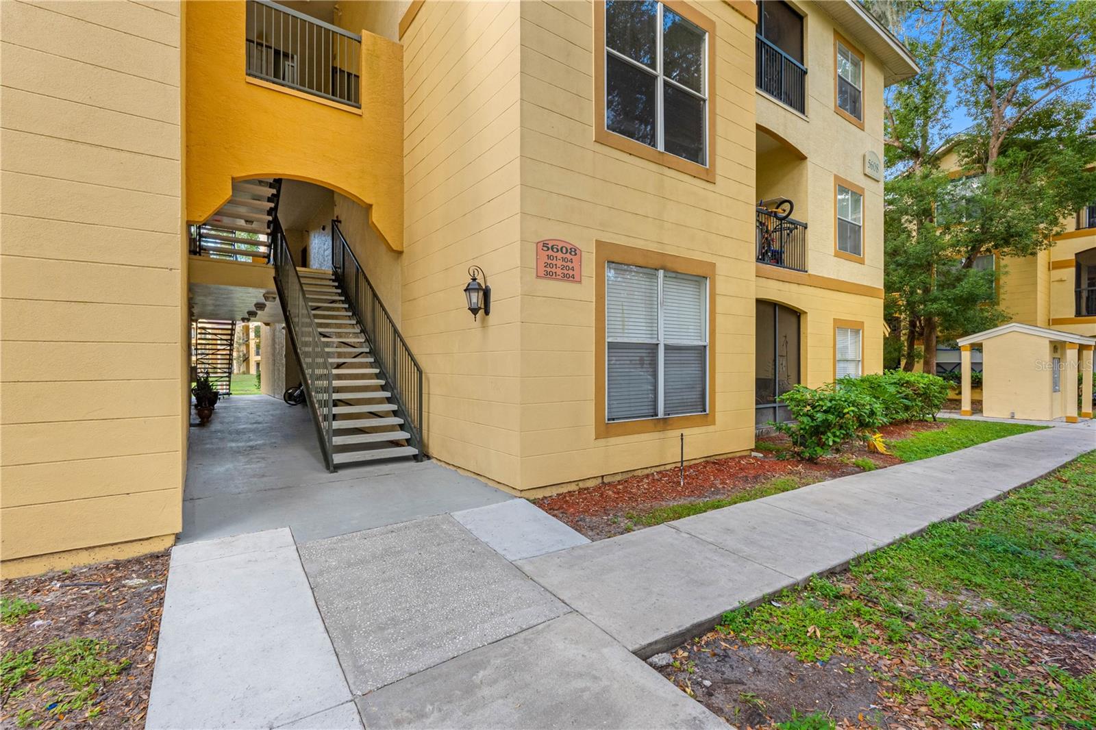 5608 PINNACLE HEIGHTS CIR #303