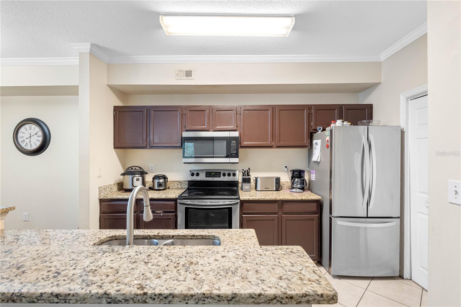 5608 PINNACLE HEIGHTS CIR #303