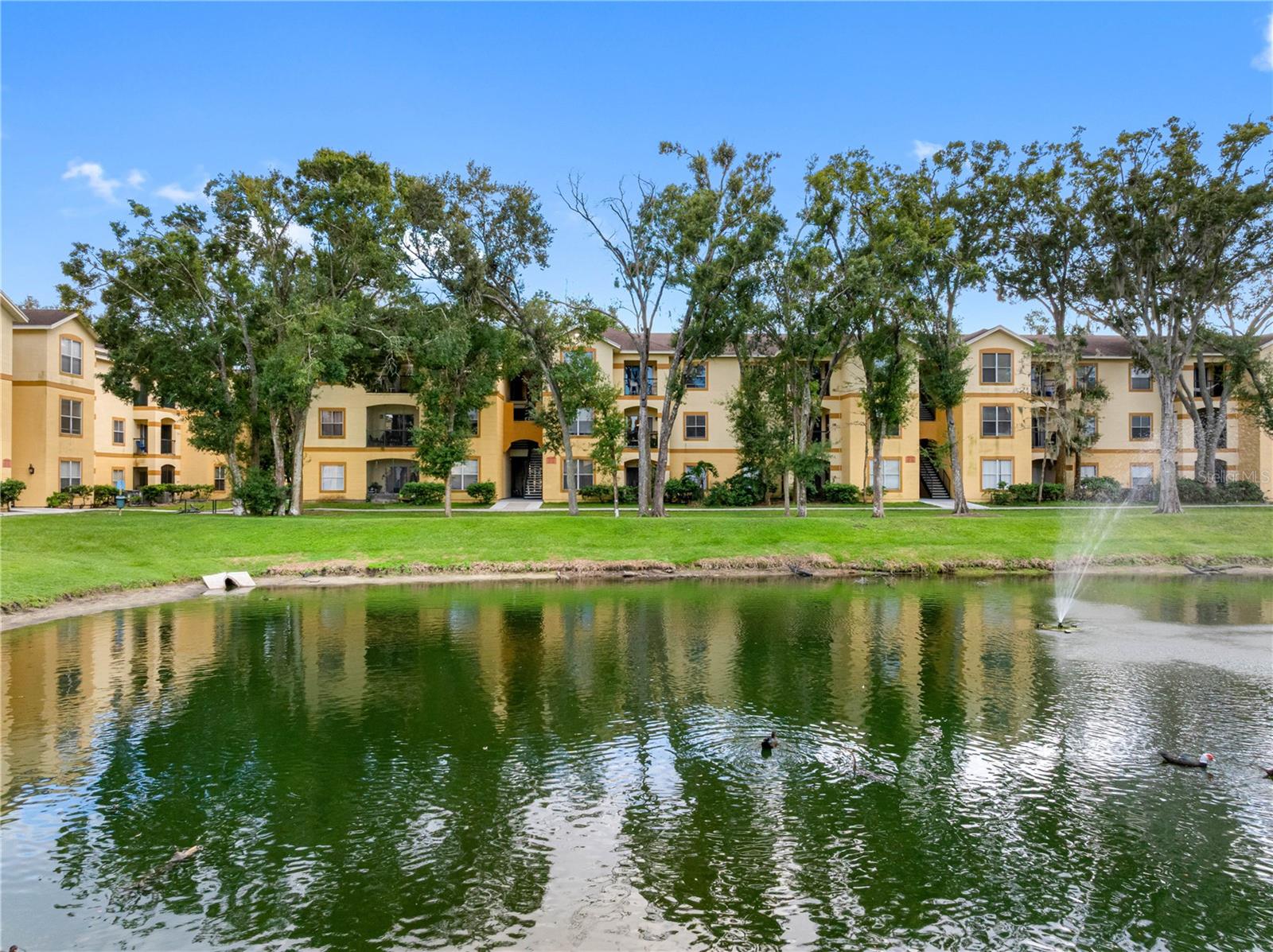 5608 PINNACLE HEIGHTS CIR #303