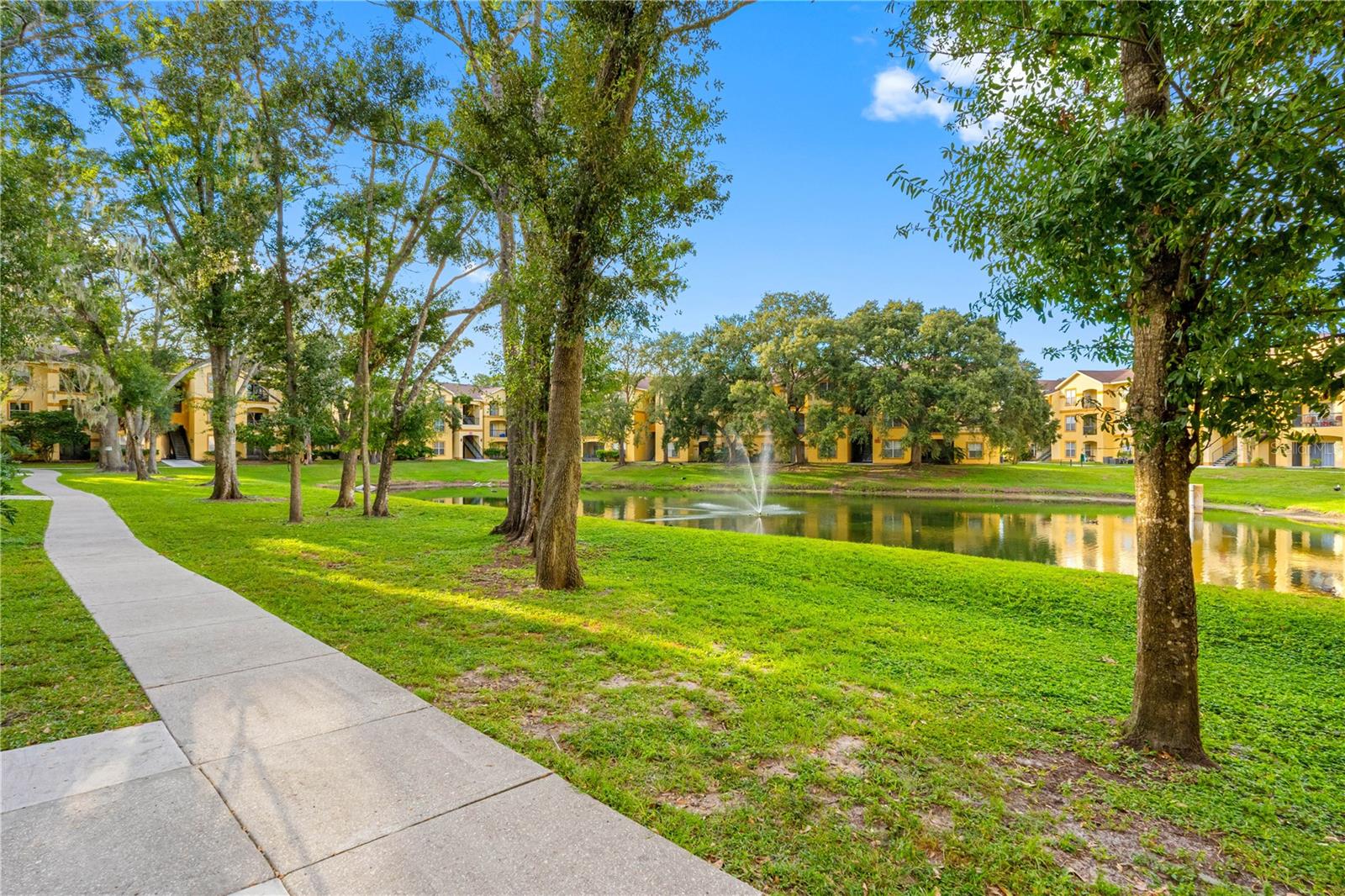 5608 PINNACLE HEIGHTS CIR #303