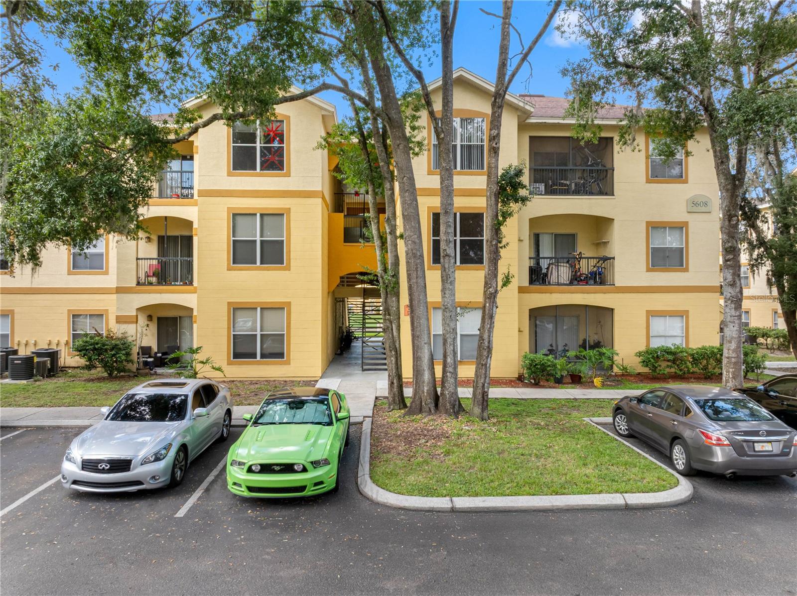 5608 PINNACLE HEIGHTS CIR #303