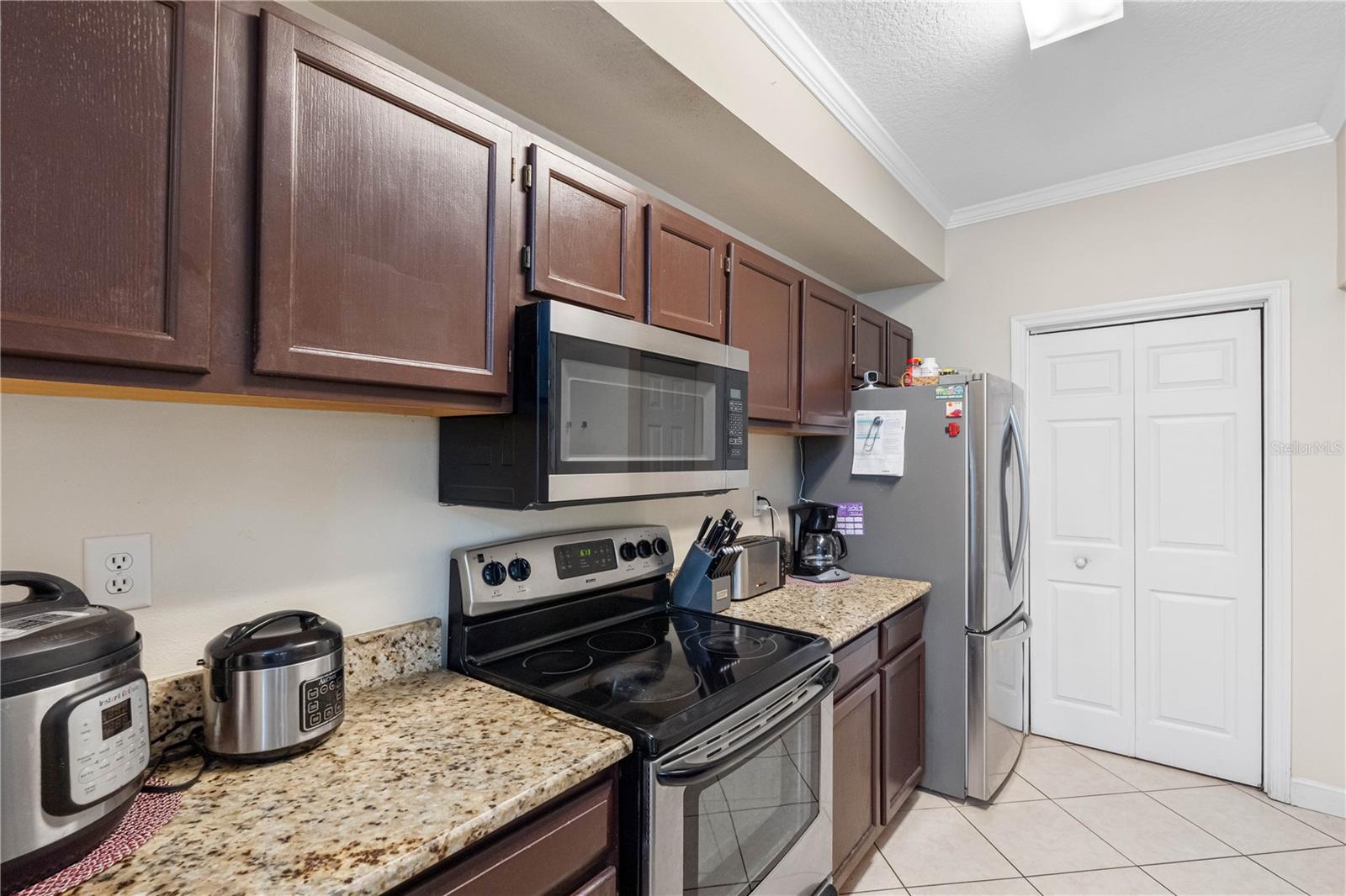 5608 PINNACLE HEIGHTS CIR #303