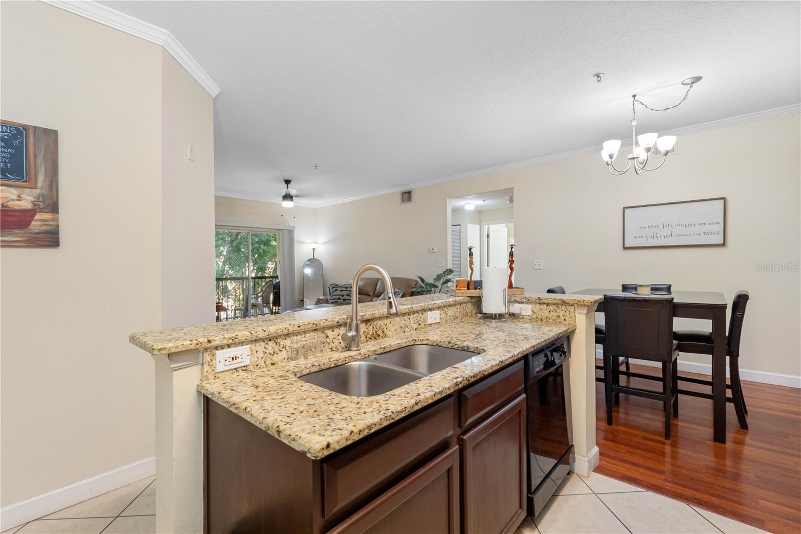 5608 PINNACLE HEIGHTS CIR #303