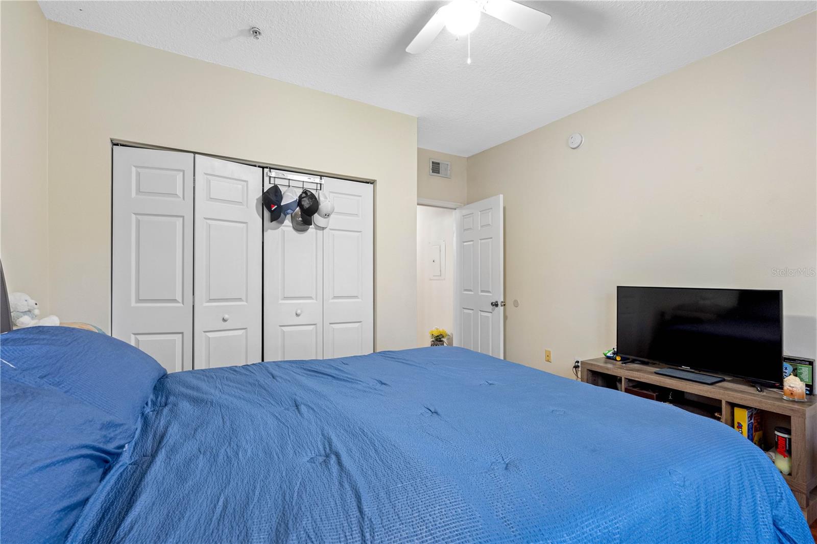 5608 PINNACLE HEIGHTS CIR #303