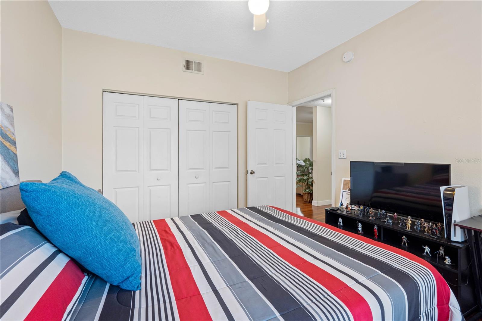 5608 PINNACLE HEIGHTS CIR #303