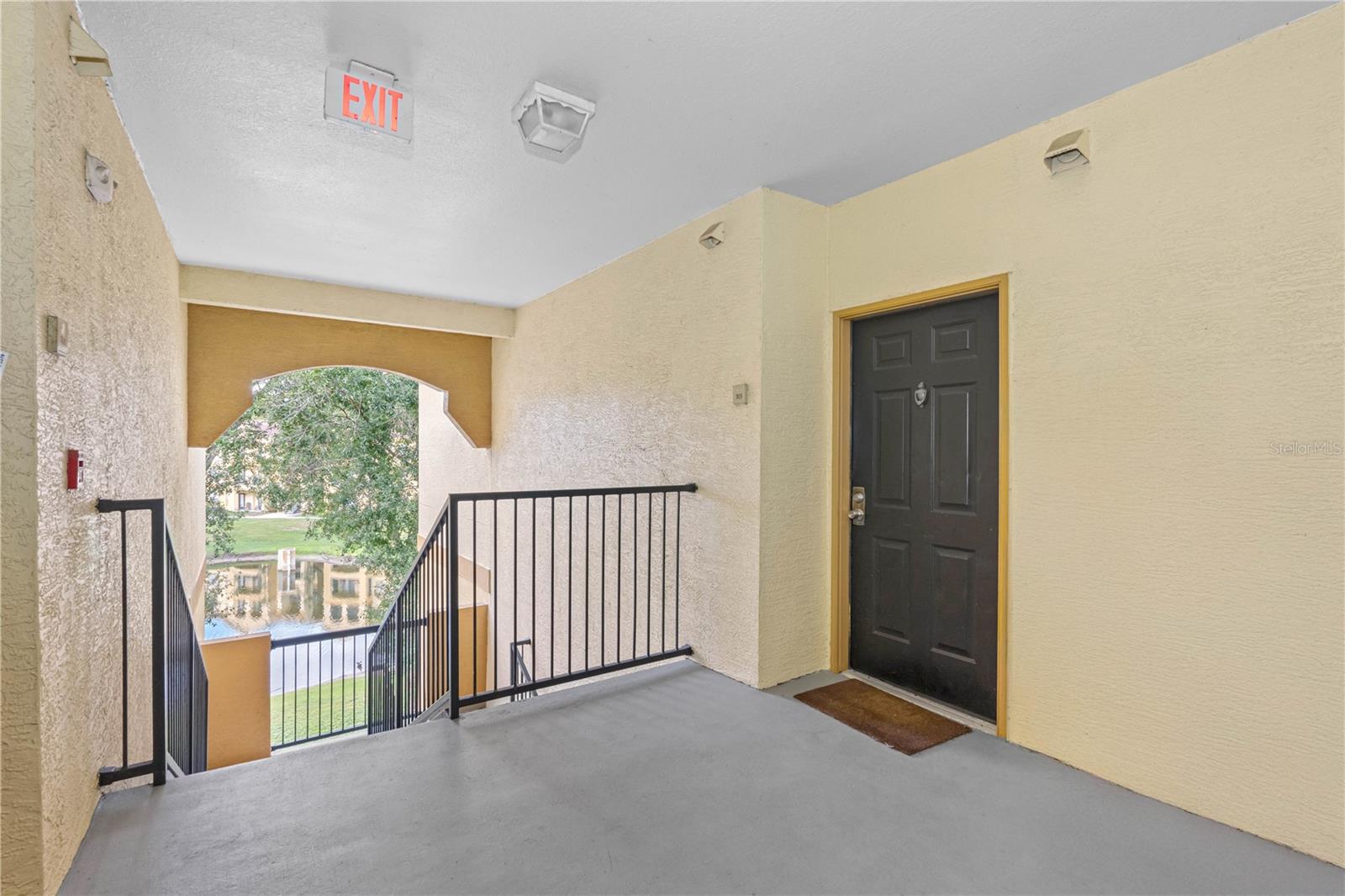 5608 PINNACLE HEIGHTS CIR #303