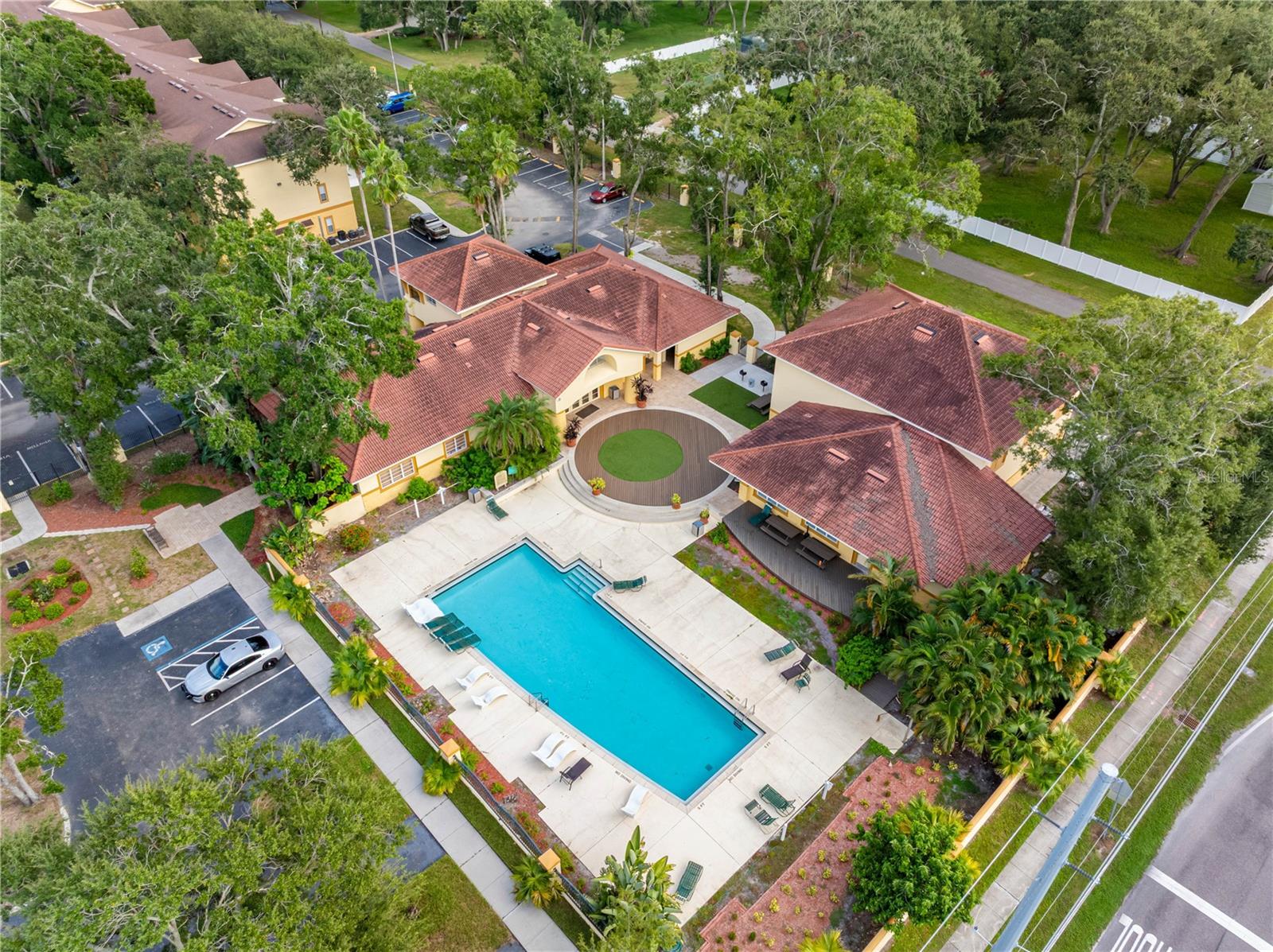 5608 PINNACLE HEIGHTS CIR #303