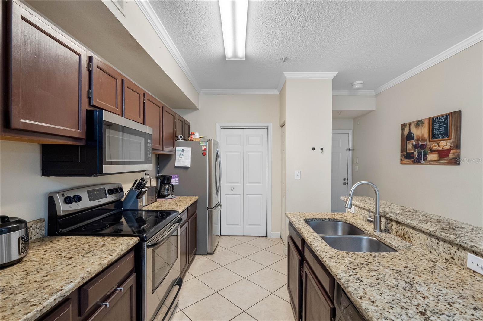 5608 PINNACLE HEIGHTS CIR #303