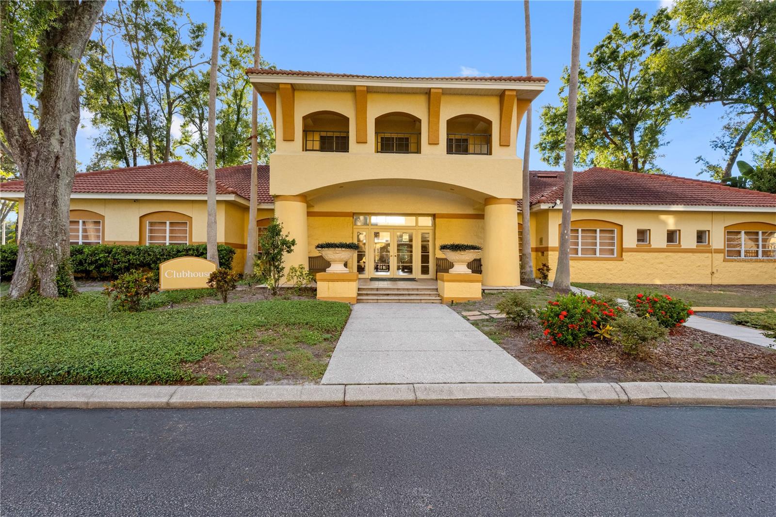 5608 PINNACLE HEIGHTS CIR #303