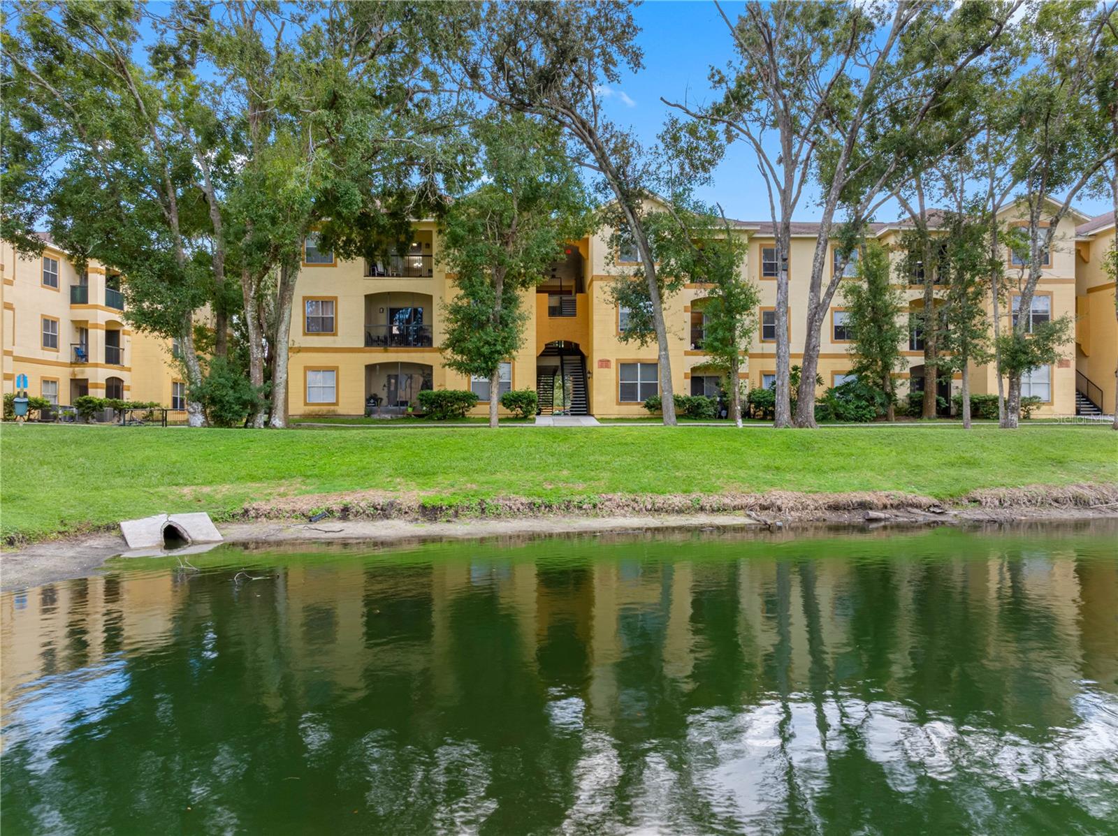 5608 PINNACLE HEIGHTS CIR #303