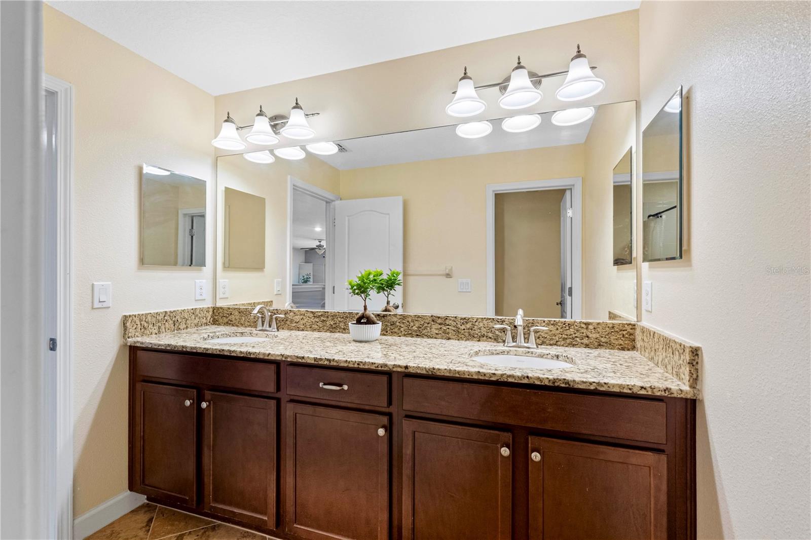19343 PADDOCK VIEW DR