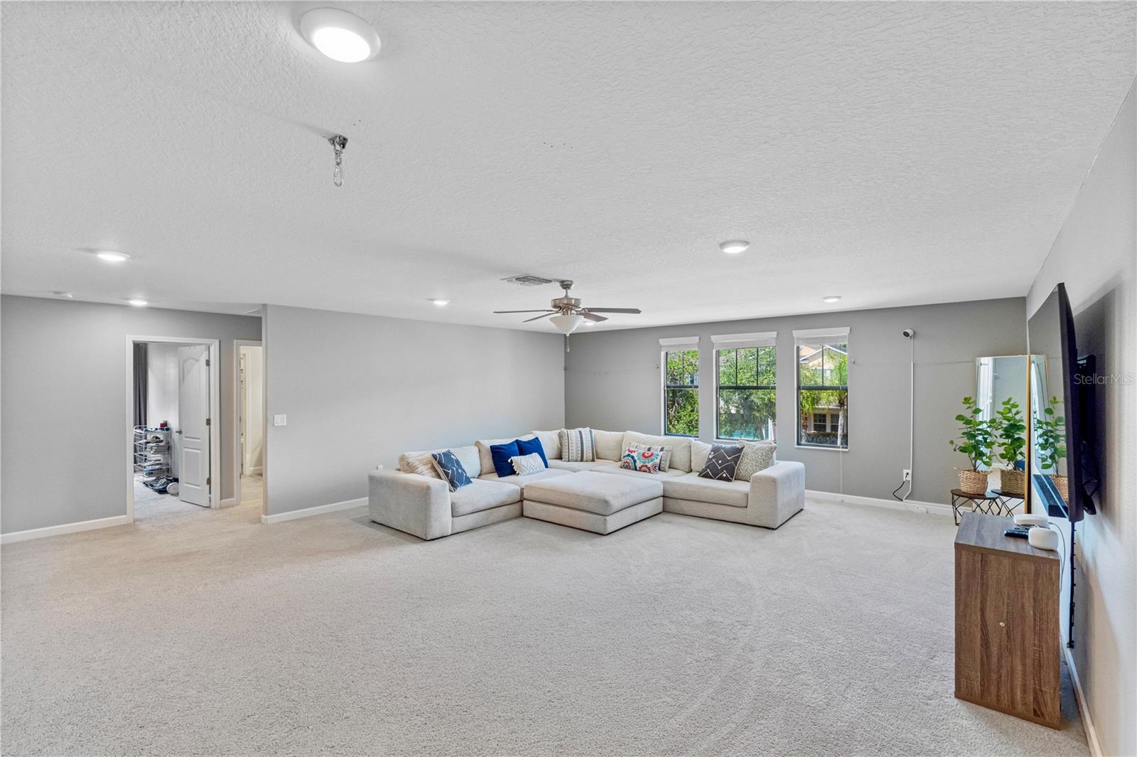 19343 PADDOCK VIEW DR