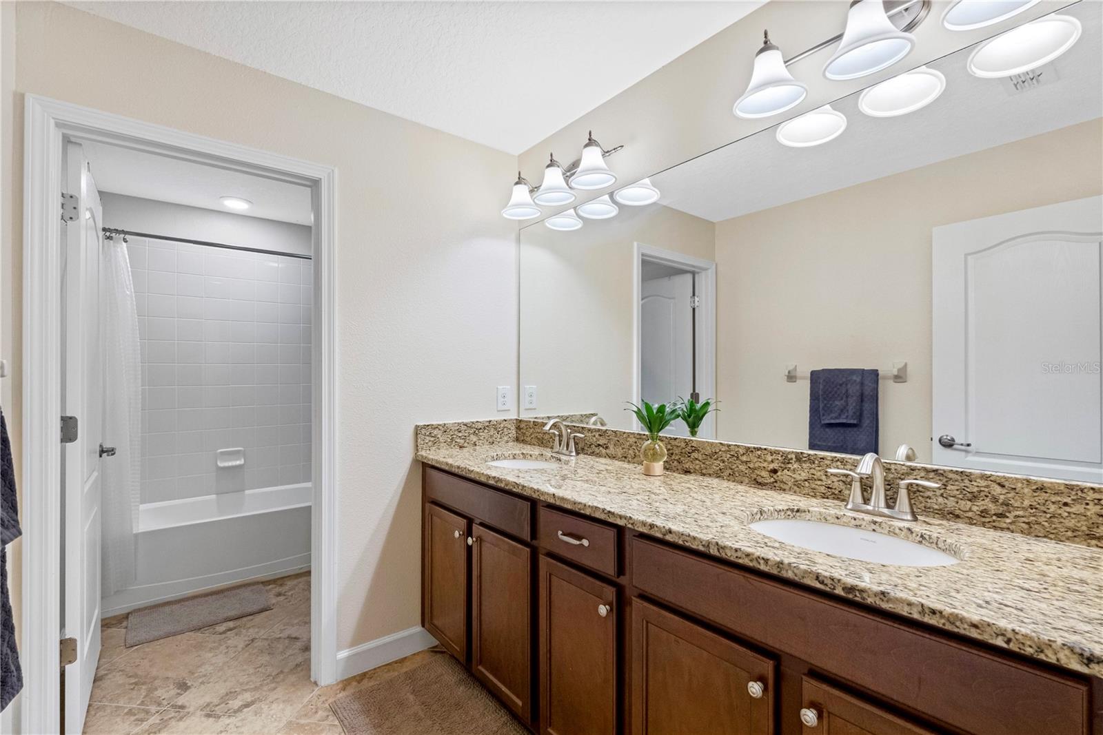 19343 PADDOCK VIEW DR