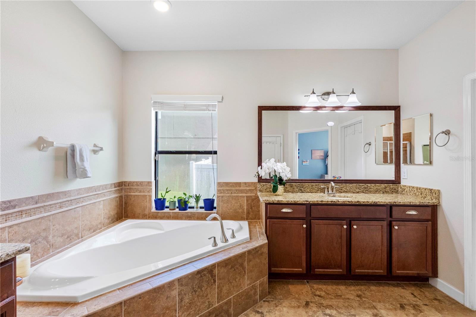 19343 PADDOCK VIEW DR