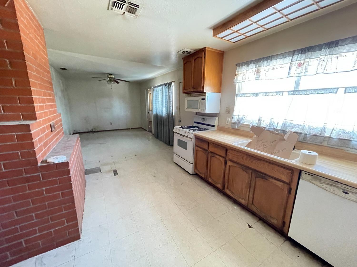 8000 Oak Forest Street