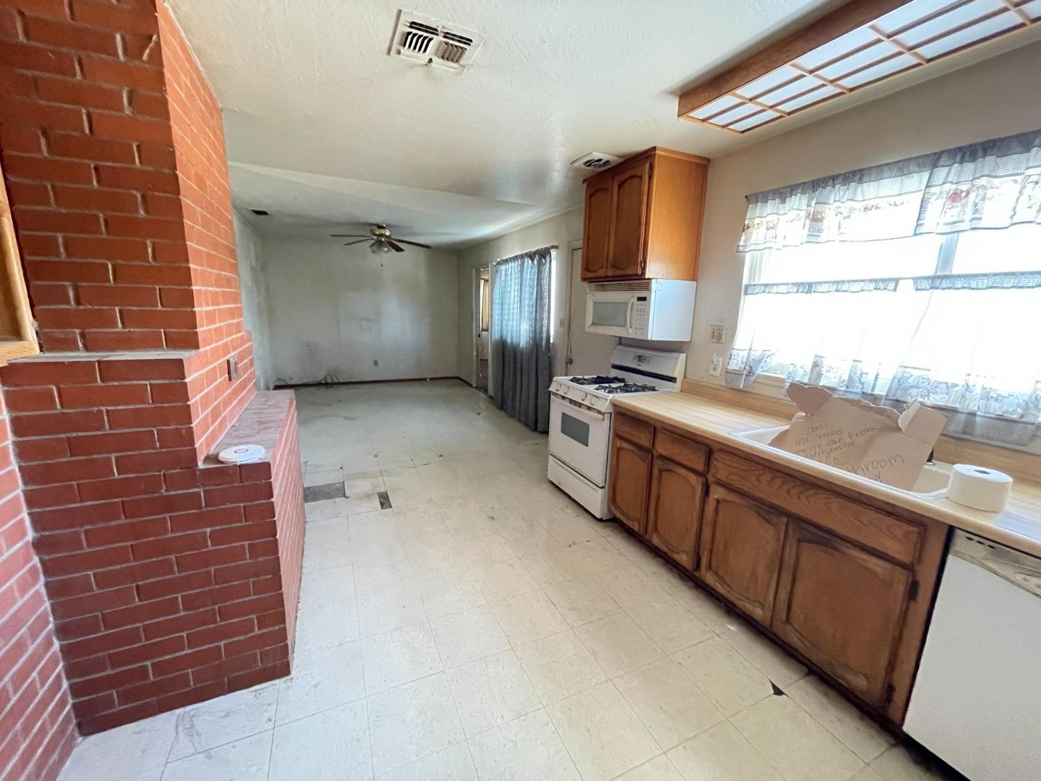 8000 Oak Forest Street