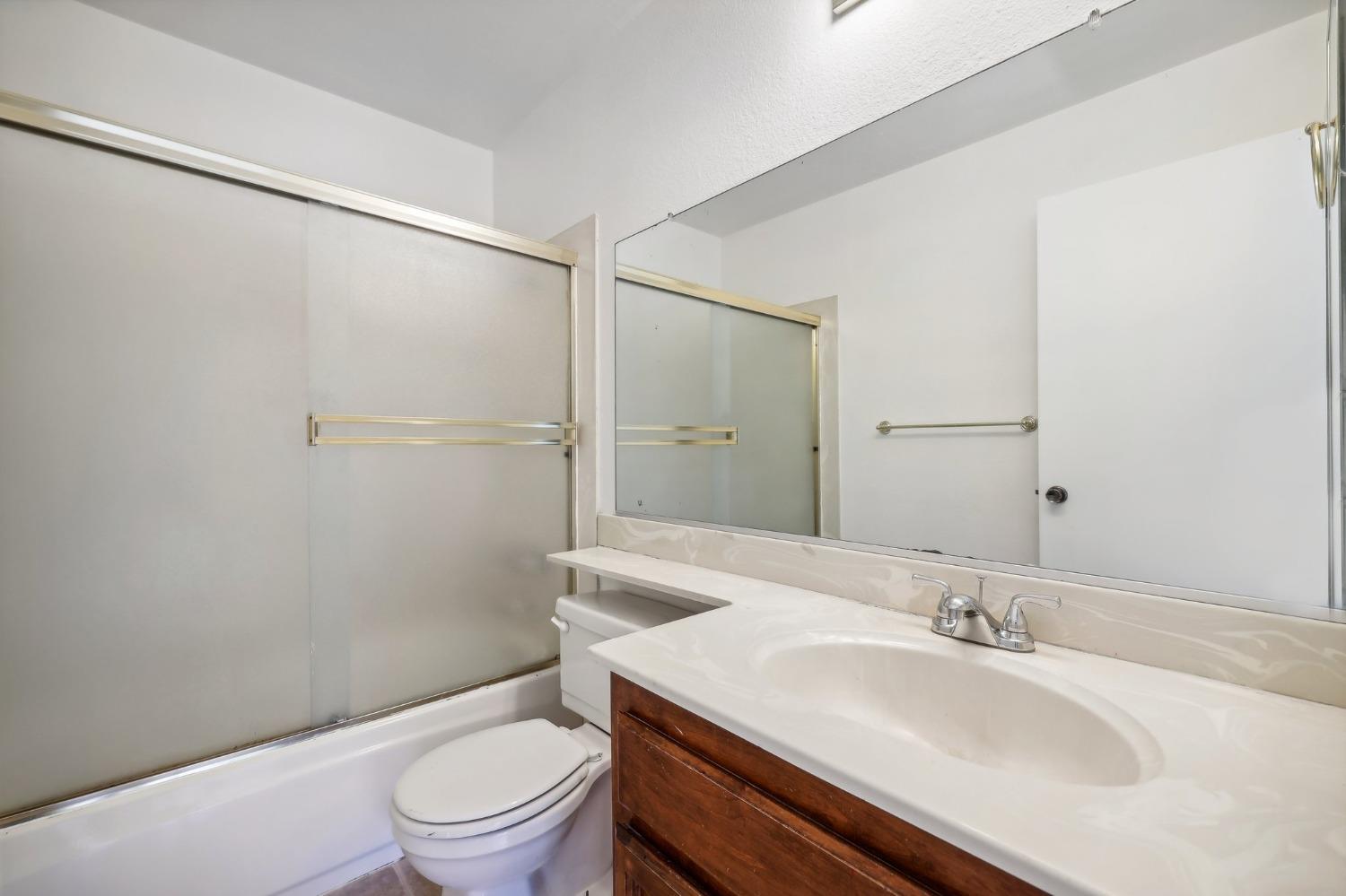 6870 Folsom Oaks Court