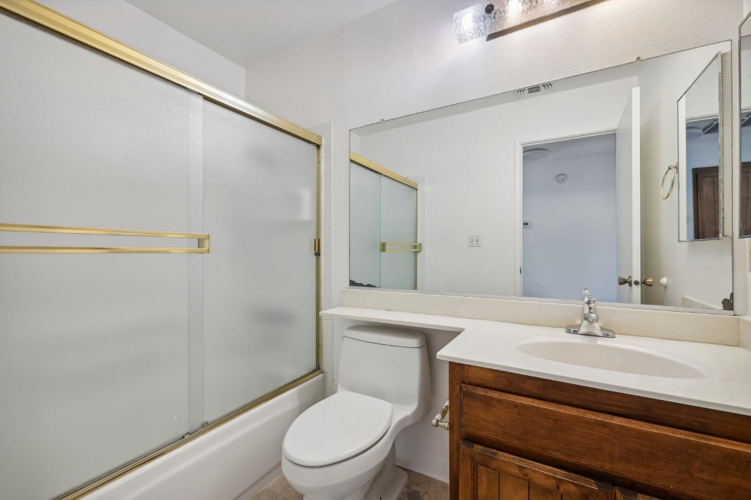 6870 Folsom Oaks Court
